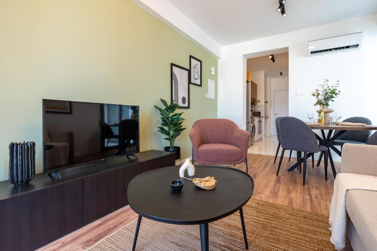 Latte'S Prime 1-Bedroom Apartment In Larnaca Esterno foto