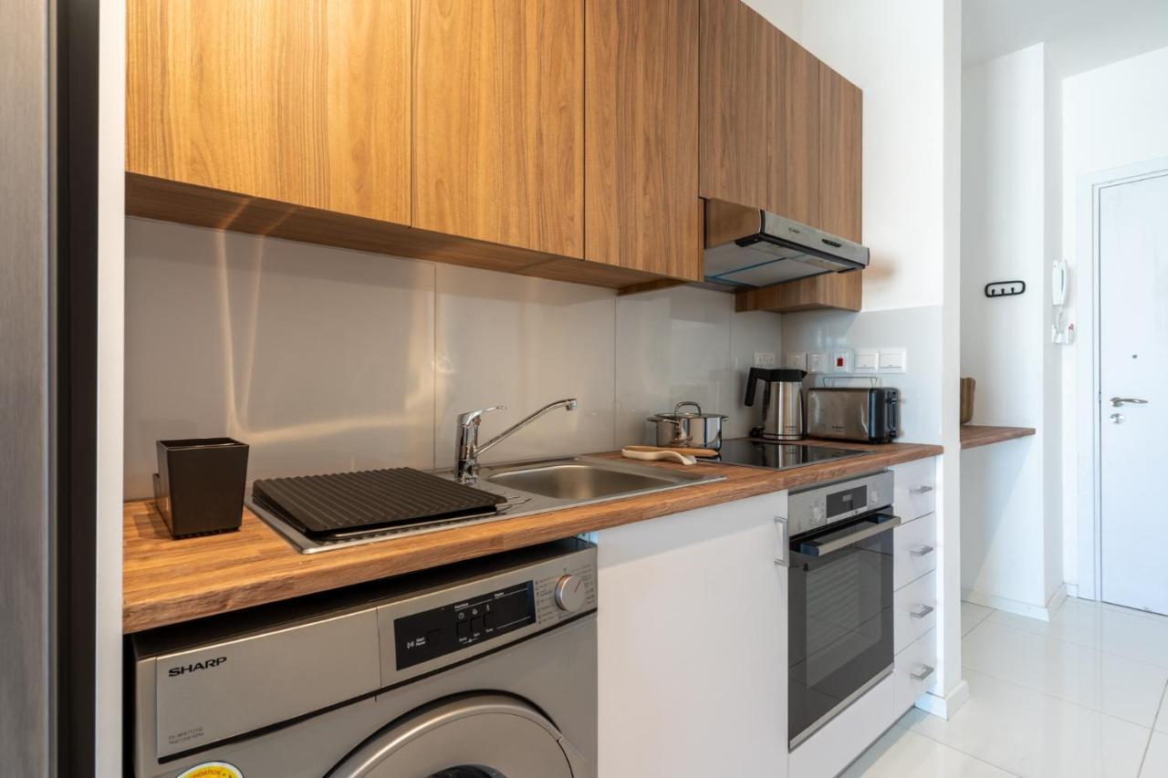 Latte'S Prime 1-Bedroom Apartment In Larnaca Esterno foto