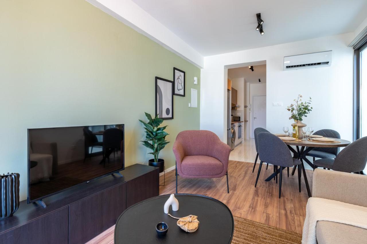 Latte'S Prime 1-Bedroom Apartment In Larnaca Esterno foto
