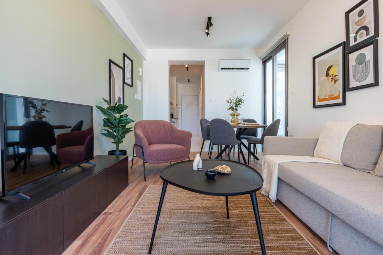 Latte'S Prime 1-Bedroom Apartment In Larnaca Esterno foto